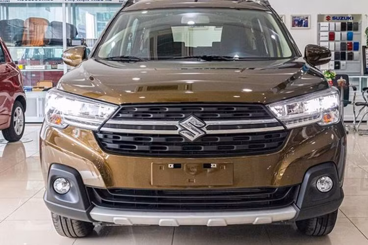  Suzuki XL7: 152 xe Trong tháng 11/2023, Suzuki XL7 đã tăng trưởng nhẹ với tỷ lệ 6,29% lên 152 xe. Con số này tất nhiên là chưa đủ để mẫu MPV Nhật Bản cải thiện vị thế trong phân khúc MPV tại Việt Nam.