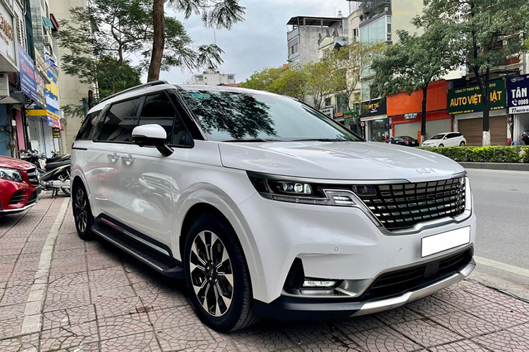  Kia Carnival: 550 xe Mẫu MPV bán chạy thứ 3 tại Việt Nam trong tháng 11/2023 là Kia Carnival với doanh số đạt 550 xe, tăng 5,3%. Đây là kết quả khá ấn tượng với một mẫu MPV tiền tỷ như Kia Carnival. Cộng dồn từ đầu năm đến nay, mẫu MPV đến từ Hàn Quốc này đã đạt kết quả 4.827 xe, khá cao trong phân khúc. 