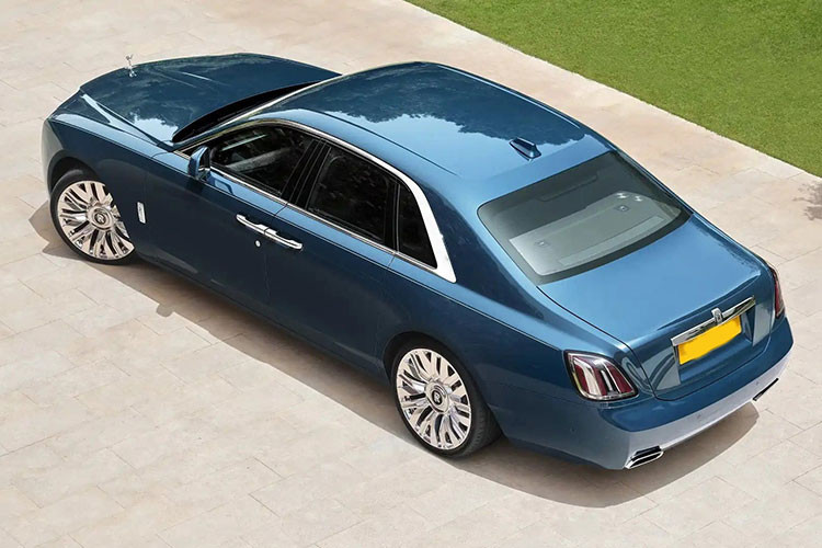 Tại Việt Nam, Rolls-Royce Ghost thế hệ hiện tại đang được phân phối chính hãng với mức bán ra giá khởi điểm từ 29,9 tỷ đồng (chưa bao gồm các tùy chọn và chi phí lăn bánh).