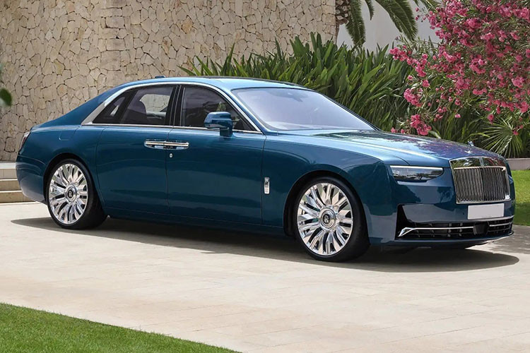 Với những nâng cấp đáng kể từ thương hiệu xe siêu sang Anh quốc, mức giá xe Rolls-Royce Ghost Series II 2025 tại Việt Nam nhiều khả năng sẽ lên đến trên 30 tỷ đồng khi được giới thiệu chính thức.