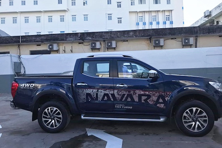 So với giá xe Nissan Navara EL trước đây, bản EL Premium Z tăng giá 10 triệu đồng. Tuy nhiên, tư vấn bán hàng cho biết giá bán thực tế trong thời gian tới sẽ thấp hơn con số 679 triệu đồng bởi có khuyến mại tiền mặt.