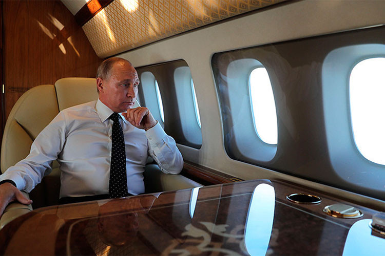 Trong số nhưng phương tiện di chuyển của ông Putin, người ta đã tìm hiểu được rằng ông Putin có tới 4 chiếc chuyên cơ hàng khủng, mỗi chiếc máy bay này đều được "thửa riêng" và có giá trị lên đến 500 triệu USD.