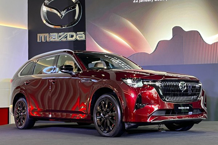 Tương tự CX-60, mẫu xe SUV Mazda CX-80 2025 vốn là mẫu xe chủ yếu dành cho các thị trường châu Âu, châu Á và châu Đại Dương. Do đó, việc mẫu xe này ra mắt thị trường Indonesia cũng không có gì bất ngờ. 