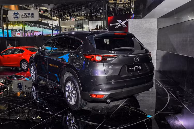 Chiếc Mazda CX-8 được trưng bày trong triển lãm ôtô Bắc Kinh 2018 là phiên bản dành cho thị trường Nhật Bản. Trong thời gian tới, liên doanh Changan Mazda sẽ sản xuất CX-8 bản nội địa cho thị trường Trung Quốc. Dự tính mẫu xe này cũng sẽ được lắp ráp tại Đông Nam Á.