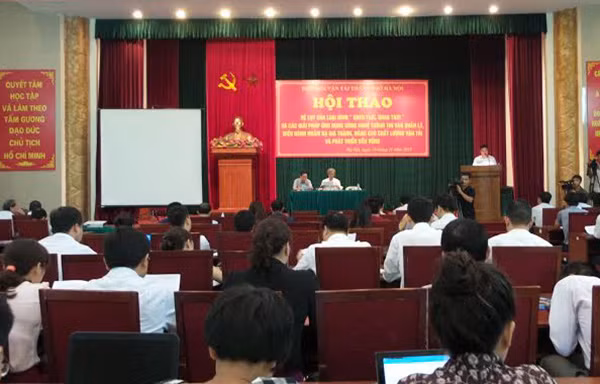 Grab Taxi va Uber tai VN: Noi lo lon cua Taxi truyen thong