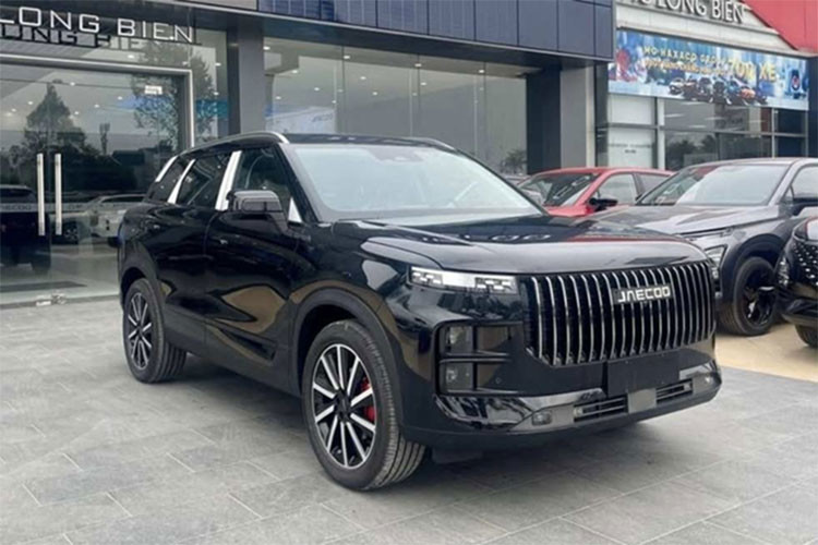 Jaecoo J7 PHEV giảm 30 triệu Jaecoo J7 PHEV chọn tháng 1/2025 để ra mắt khách Việt sau một thời gian dài nghiên cứu và thăm dò thị trường. Xe nhập khẩu Malaysia, giá 799 triệu đồng đối với bản máy xăng và 999 triệu đồng đối với bản plug-in hybrid.