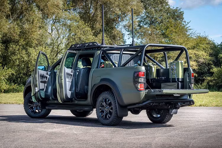 Được phát triển với sự hỗ trợ của cơ quan Polaris Government and Defense, mẫu bán tải quân sự Ford Ranger của Ricardo vẫn chưa được xác nhận sử dụng cho mục đích quân sự ở Anh Quốc hoặc bất cứ nơi nào khác.