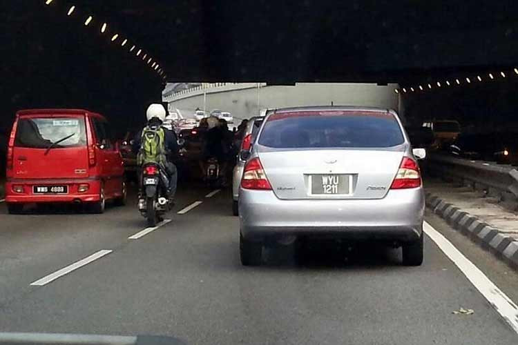 Ly do Toyota ngung bao hanh pin oto tron doi?-Hinh-2