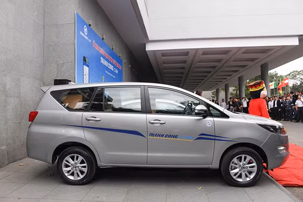 Them ung dung goi xe Viet canh tranh voi Grab va Uber-Hinh-3