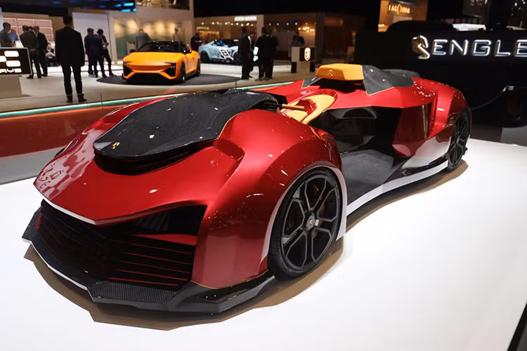 Ngoài ra, Engler cũng khẳng định rằng các khách hàng sẽ có thể cá nhân hóa nhiều phụ tùng của phương tiện và có đa chủng loại màu sơn để lựa chọn. Chi tiết giá xe F.F Superquad hiện vẫn chưa được công bố.