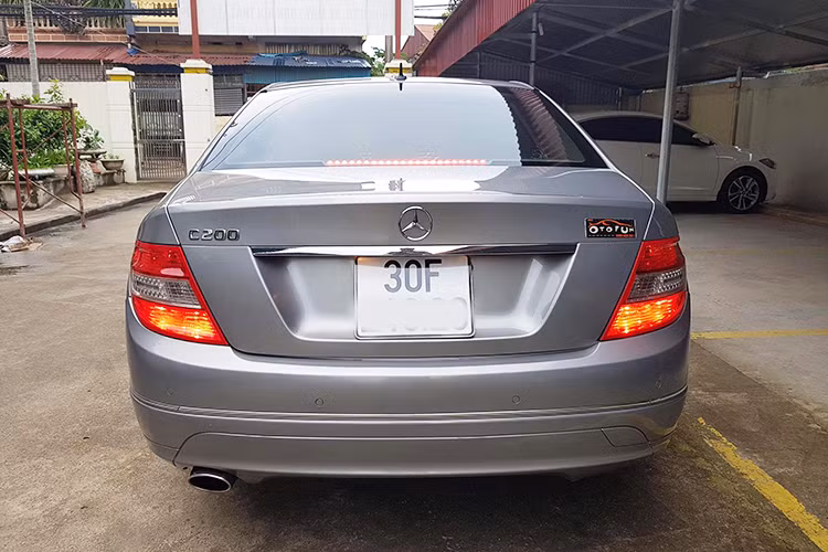 Với hơn 400 triệu đồng, những người đam mê xe có thể sở hữu một chiếc xe Đức còn khá tốt, với độ an toàn và cảm giác lái vượt trội so với xe Nhật - Hàn. Tất nhiên họ sẽ phải chịu thêm không ít chi phí để đảm bảo chiếc xe có thể hoạt động ổn định, không hỏng vặt trong quá trình sử dụng.