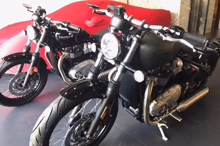 Mới đây trên trang cá nhân của mình, doanh nhân Nguyễn Quốc Cường hay còn gọi Cường Đô la đã chia sẻ hình ảnh cặp đôi môtô mới tậu cùng dòng trạng thái gây sự chú ý "lỡ bị " thích " rồi .. thôi thì cho có anh có em... có người đồng hành là vui nhất rồi". Được biết bộ đôi mô tô mà Cường "Đô-la" vừa tậu là Triumph Bonneville Bobber 2017, 1 trong số những "hàng nóng" đang gây sốt giới biker Việt.