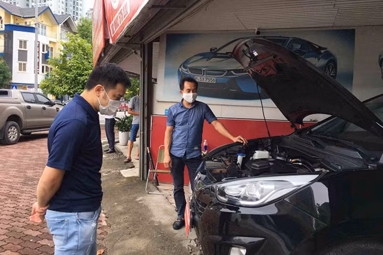 Tap nap mua xe, bam bien - thi truong oto Viet dao chieu-Hinh-2