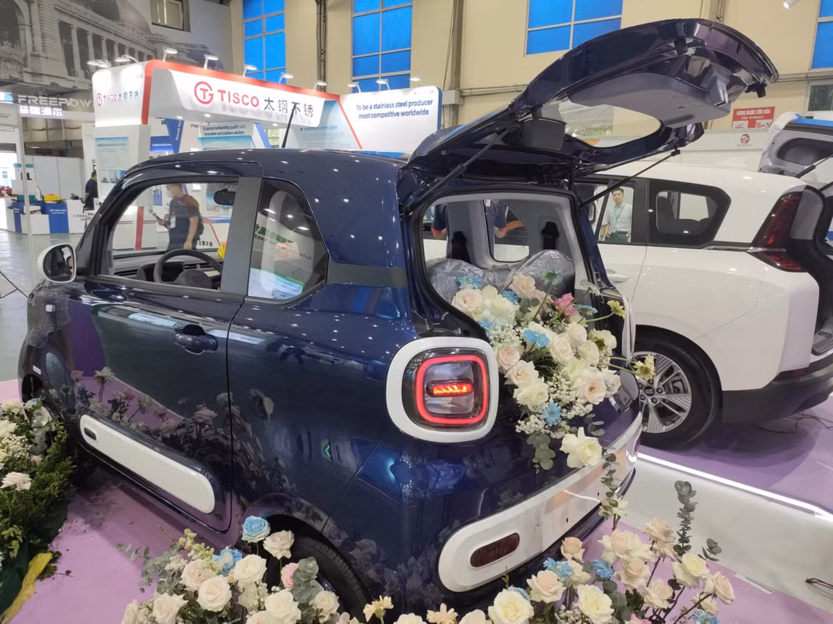 Mức giá xe Bestune Xiaoma 2025 tại Việt Nam dự kiến bán ra khoảng 199 triệu đồng, Xiaoma hứa hẹn sẽ là đối thủ đáng gờm trong phân khúc xe điện đô thị, cạnh tranh trực tiếp với Wuling MINI EV và Vinfast VF3.