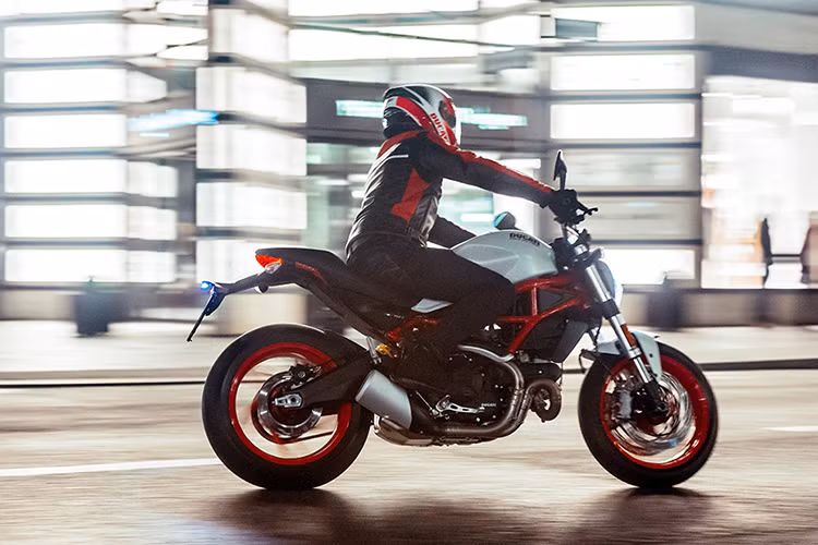 Được biết, tại khu trưng bày của Ducati tại Triển lãm Môtô - Xe Máy Việt Nam 2017 tới đây sẽ có sự xuất hiện của Ducati Monster 797, mẫu xe vừa được giới thiệu tại thị trường Thái Lan hồi đầu năm nay. Ngoài ra "siêu phẩm" Ducati Scrambler Café Racer cũng chắc chắn sẽ góp mặt tại đây.