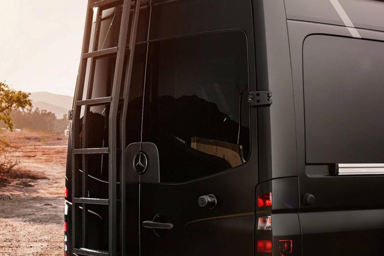 Hướng tới các gia đình hoặc nhóm bạn thích thám hiểm, hãng cũng đã đưa ra gói nâng cấp LM-EXTV dành riêng cho Mercedes Sprinter, biến chúng trở thành những ngôi nhà di động Mercedes Sprinter với khả năng "trèo đèo lội suối" tương đối ấn tượng.