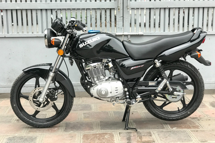 “Xe no” Suzuki EN 125 gia chua den 40 trieu tai Viet Nam