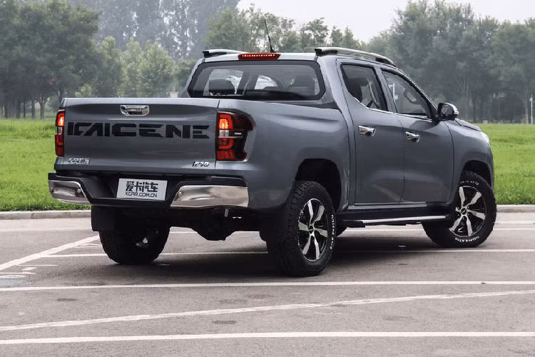 Changan Kaicene F70 mới là mẫu xe đầu bảng của thương hiệu, phát triển với sự can thiệp từ PSA của Pháp. Changan có thể nhận được sự giúp đỡ của PSA bởi vì hai công ty đang có cam kết trong liên doanh Changan-PSA, đơn vị sản xuất xe thương hiệu DS cho thị trường Trung Quốc.