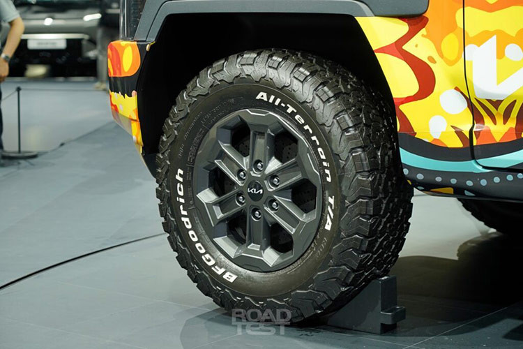 Kia chưa xác nhận thông tin chi tiết về động cơ xe bán tải Tasman, nhưng các nguồn tin rò rỉ nội bộ cho thấy động cơ turbodiesel 2,2 lít với các tùy chọn 4x2 và 4x4 và hộp số tự động 8 cấp.