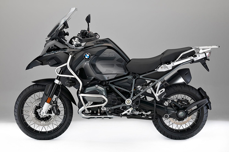 BMW R1250GS Adventure se co truyen dong banh truoc