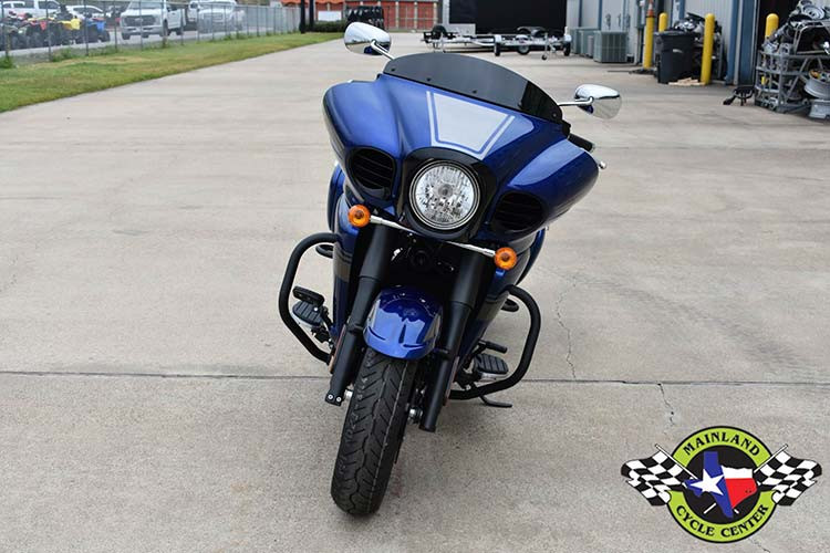 Tuy nhiên, trọng lượng Kawasaki Vulcan 1700 Vaquero 2020 khá nặng, 383 kg, bình nhiên liệu lên tới dung tích 20 lít. Các công nghệ đi kèm trên xe là công nghệ chống bó cứng phanh ABS, kiểm soát hành trình.