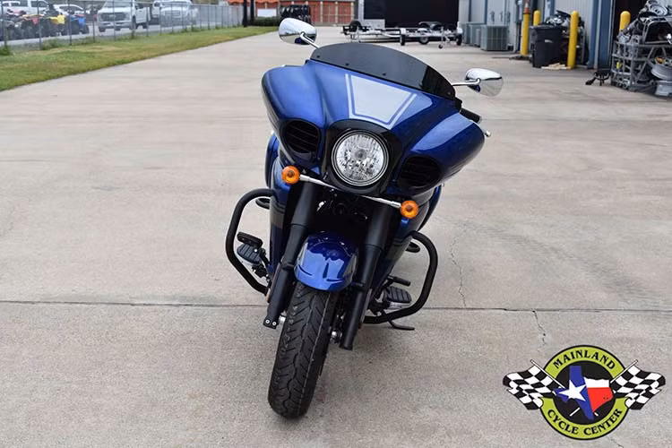 Tuy nhiên, trọng lượng Kawasaki Vulcan 1700 Vaquero 2020 khá nặng, 383 kg, bình nhiên liệu lên tới dung tích 20 lít. Các công nghệ đi kèm trên xe là công nghệ chống bó cứng phanh ABS, kiểm soát hành trình.