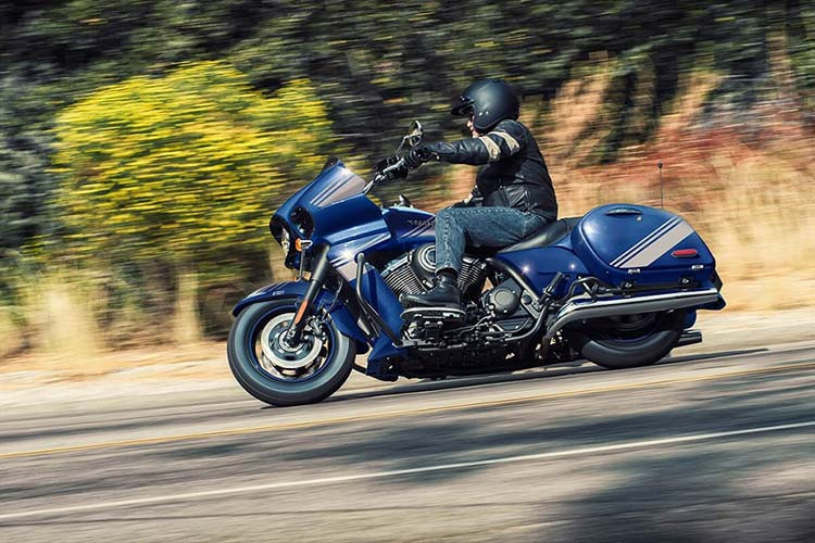 Tuy nhiên nếu so sánh với các thế hệ “đàn anh”, thiết kế trên Vaquero không cân bằng được mặt khí động học. Do đó, người lái sẽ dễ dàng cảm nhận được gió tạt qua chân và ngực khi di chuyển với tốc độ cao.