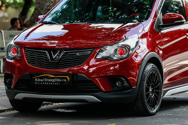 Tuy vậy, bộ mâm mới nhờ có thông số J lớn hơn nên khi lắp vào lốp sẽ cho cảm giác bệ vệ hơn, bánh xe cũng sẽ được đưa ra ngoài hơn so với nguyên bản, nhờ vậy mà trông chiếc xe trở nên thể thao và hầm hố hơn. 