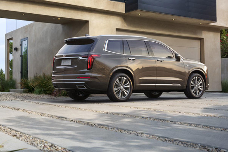 Gói Interior Protection Package 280 USD (khoảng 6,5 triệu đồng) và gói Comfort And Air Quality Package 750 USD (xấp xỉ 17,4 triệu đồng). Chưa hết, Cadillac XT6 mới được cung cấp 5 tùy chọn la-zăng khác nhau, đắt nhất trong số đó là bộ vành hợp kim sơn xám Midnight Grey 20 inch có giá 2.295 USD (khoảng 53,3 triệu đồng).