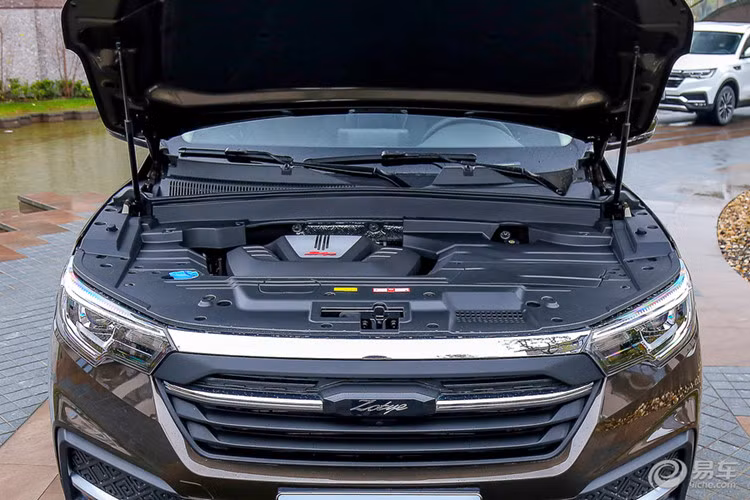 Tại thị trường Trung Quốc, xe Zotye T500 mới bản 6 chỗ mới sử dụng động cơ xăng 4 xi-lanh, tăng áp, dung tích 1,5 lít, sản sinh công suất tối đa 156 mã lực và mô-men xoắn cực đại 215 Nm. Sức mạnh được truyền tới bánh thông qua hộp số sàn 5 cấp hoặc tự động 6 cấp.