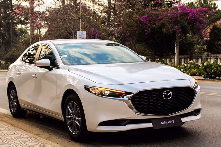 Mazda3 tai Dak Lak sau mot dem bi trom lay mat ca 4 
