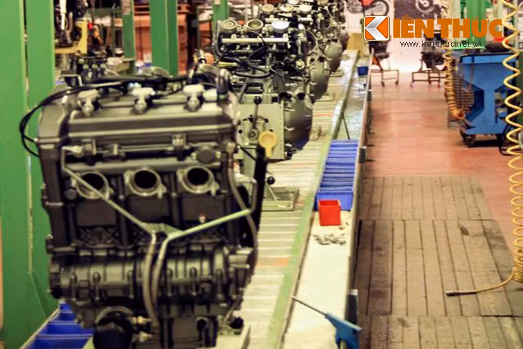 Trong khi các dòng xe nhập từ các nước Asean khác thì 45% (chỉ được gọi là nhập khi có nhà máy sản xuất tại nước đó), còn nước khác thì khoảng 75%-200%.