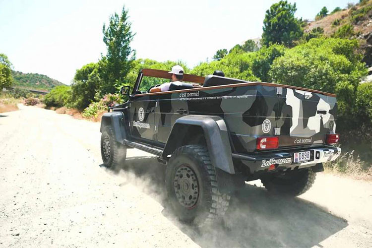 Đây cũng không phải là lần đầu tiên chiếc SUV hạng sang Mercedes-Benz G500 4x4² của vận động viên trượt tuyết 35 tuổi được độ lại. Vào hồi tháng 11 năm ngoái, chiếc Mercedes-Benz G500 4x4² này từng được tăng công suất động cơ dưới tay hãng độ Absolute Motors của Hà Lan.