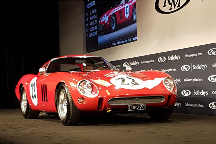 Sau hơn 2 tháng chờ đợi, buổi đấu giá siêu xe cổ Ferrari 250 GTO đời 1962 được sản xuất giới hạn do RM Sotheby đứng ra tổ chức tại Monterey Auction đã diễn ra vào cuối tuần vừa qua đã đạt kết qủa hơn dự kiến.