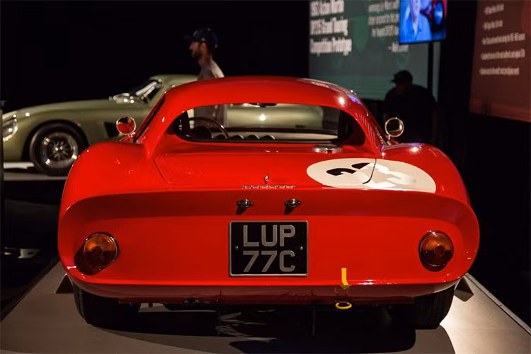 Theo những thông tin của đơn vị tổ chức buổi đấu giá, nhà máy Ferrari từng giữ lại Ferrari 250 GTO mang số thứ tự 03/36 một thời gian để phục vụ quá trình sản xuất, ngoài ra, siêu xe cổ còn từng được Phil Hill sử dụng như một chiếc xe thử nghiệm cho cuộc đua Targa Florio năm 1962.