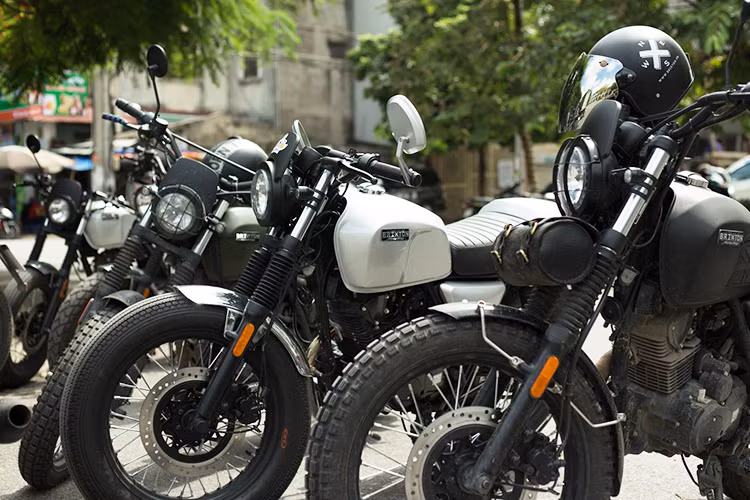 Một vài chiếc xe thường xuyên có hiện tượng chết máy và khó khởi động lại. Nhiều chủ xe có kinh nghiệm cho biết: ECU của xe bị lỗi map đánh lửa hoặc map đã quá cũ, chưa được cập nhật. chính vì vậy đã xảy ra lỗi.