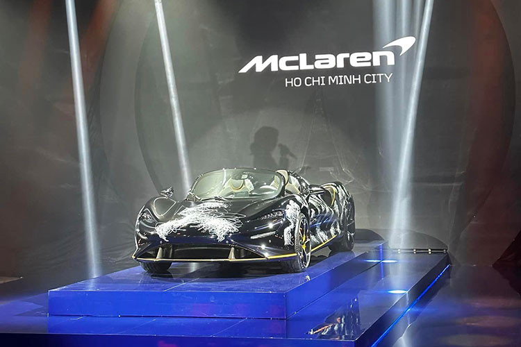 Trái tim này sẽ mang đến công suất tối đa 804 mã lực và mô-men xoắn cực đại 800 Nm cho xe McLaren Elva, toàn bộ nội công của xe sẽ được truyền đến cầu sau thông qua hộp số 7 cấp ly hợp kép, nhờ đó siêu phẩm được mệnh danh là 4 không của McLaren có thể tăng tốc từ vị trí xuất phát lên 100 km/h trong thời gian chưa đầy 3 giây.