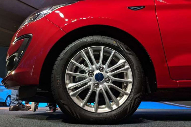 So với động cơ 4 xi-lanh cũ của Ford Aspire trước đây, khối động cơ này sẽ cho công suất tối đa tăng 10% và mô-men xoắn cực đại tăng 7%. Kết hợp với hộp số tự đông 6 cấp, động cơ tiêu thụ lượng xăng trung bình 16,3 km/lít (khoảng 6,13 lít/100 km), giảm 4,1% so với trước.