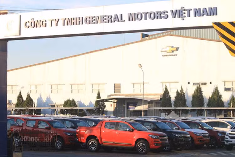 Nhà phân phối, lắp ráp ôtô và xe máy VinFast cũng tiếp nhận tổng cộng 22 đại lý uỷ quyền và hệ thống của thương hiệu Chevrolet để trở thành nhà phân phối độc quyền các sản phẩm và dịch vụ mang thương hiệu Chevrolet tại thị trường Việt Nam. Việc chuyển giao sẽ chính thức hoàn thành vào cuối năm 2018.