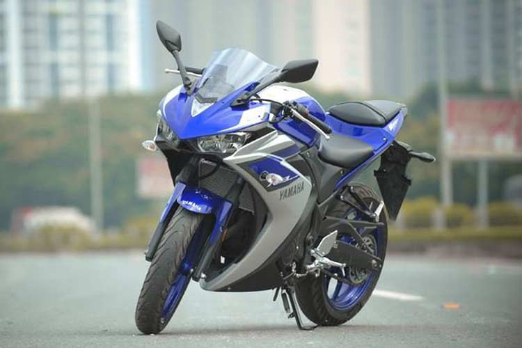 Dù không dẫn tới việc triệu hồi xe nào, nhưng gây ồn ào và bức xúc nhất cho người tiêu dùng Việt Nam trong năm 2018 là việc nước lọt vào cầu ở dòng xe sang Mercedes-Benz GLC và hiện tượng gỉ sét ở gầm xe Honda CR-V. Ngoài ôtô, cũng có một số đợt triệu hồi đối với xe máy tại Việt Nam trong năm 2018, như Suzuki triệu hồi mẫu Raider, Yamaha triệu hồi hàng loạt xe phân khối lớn...