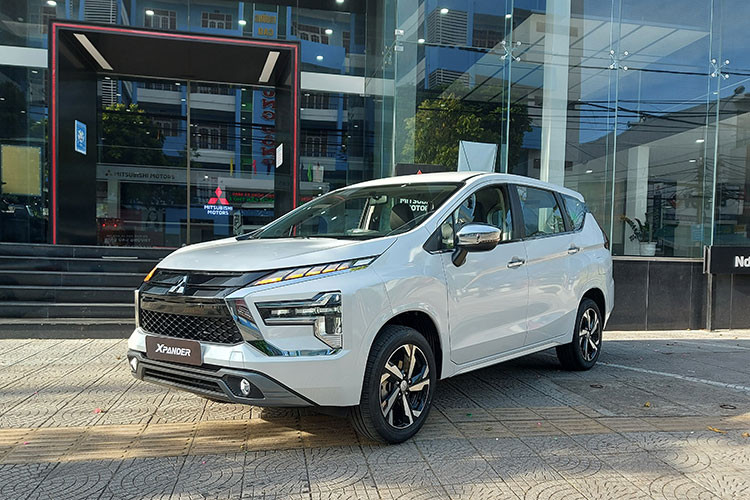 Mitsubishi tiếp tục là mẫu xe có doanh số tăng trưởng mạnh trong tháng 11 vừa qua, với 2.370 xe được bán ra. Kết quả này, giúp Xpander đứng ở vị trí thứ 2 trong bảng xếp hạng và vẫn là mẫu xe bán chạy nhất phân khúc MPV tháng 11. Mitsubishi Xpander bản nâng cấp 2022 mới được ra mắt vào ngày 13/6 và được phân phối với 4 phiên bản là MT, AT, AT Premium và Xpander Cross.