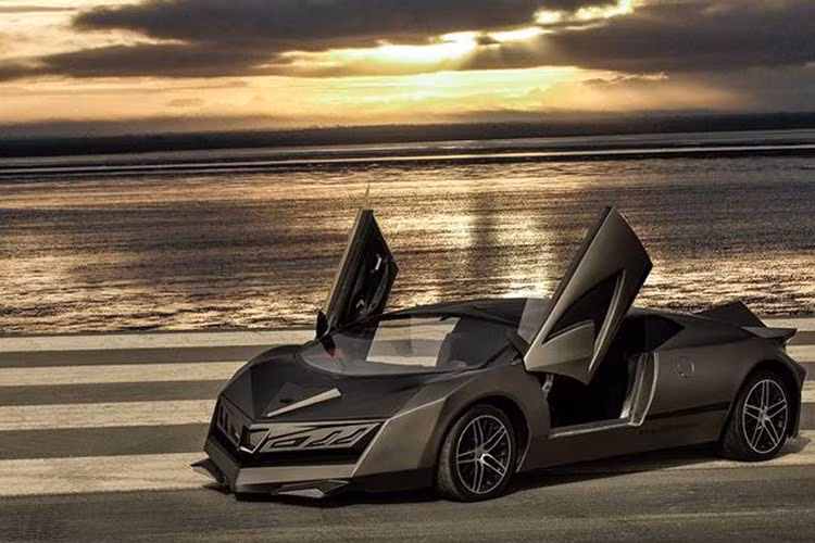 Đuôi Elibriea với thiết kế lập thể. Đèn hậu được tạo hình lạ mắt. Cửa chếc siêu xe này mô phỏng cánh chim. 