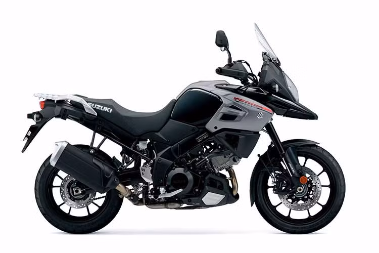 V-Strom 1000 là dòng xe Sport Adventure Tourer; nghĩa là có thể đáp ứng nhiều nhu cầu khác nhau của người dùng. Nó vừa có thể đi đường trường, đi hành trình xa, vừa có thể chinh phục các địa hình và vẫn tạo ra cảm giác lái thoải mái. Kích thước của xe (DxRxC): 2,285 x 865 x 1,410 mm