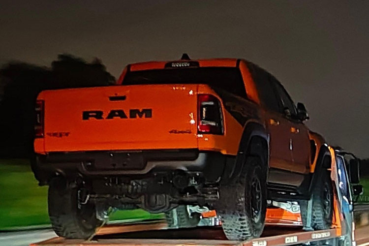 Sieu ban tai RAM 1500 TRX ve Viet Nam voi mau son noi bat-Hinh-3