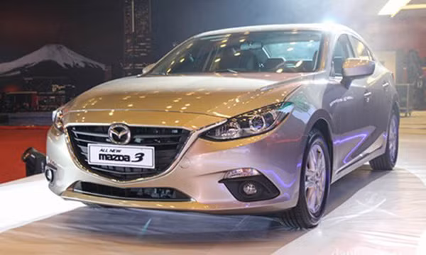 Vu den bao loi tren xe Mazda 3 - Cuc dang kiem vao cuoc