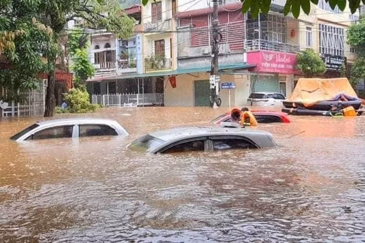 Nhung luu y ve bao hiem xe oto ngap nuoc ban can ghi nho-Hinh-3