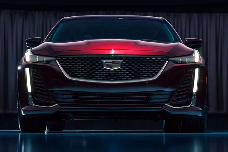 Dự kiến Cadillac CT5 sẽ được bán ra tại Mỹ vào cuối năm nay, xe sẽ được lắp ráp tại nhà máy Lansing Grand River của GM ở bang Michigan (Mỹ). Sau khi được bán ra, ‘’người kế nhiệm’’ CTS sẽ tăng sức cạnh tranh hơn với các đối thủ trong phân khúc xe sedan hạng sang cỡ trung như: Audi A6, BMW 5 Series, Lexus ES hay Mercedes-Benz E-Class.