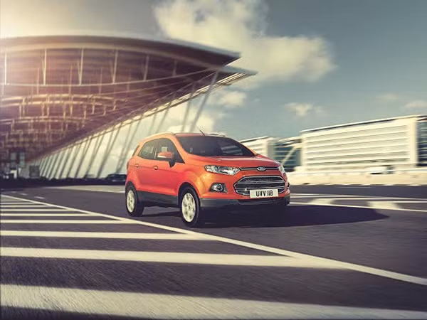 Ford Viet Nam lap ky luc doanh so trong thang 10/2015