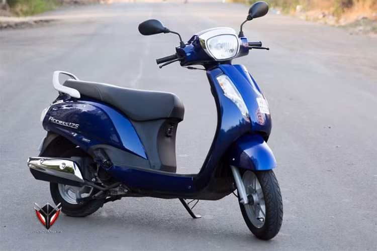 Suzuki tại Ấn Độ vừa chính thức cho ra mắt ra mắt mẫu xe ga Suzuki Accces 125 phiên bản 2018 với trang bị mới là hệ thống phanh kết hợp CBS. Cùng với đó, thương hiệu xe máy Suzuki cũng giới thiệu thêm một phiên bản đặc biệt Suzuki Access 125 SE 2018 với màu sắc mới.