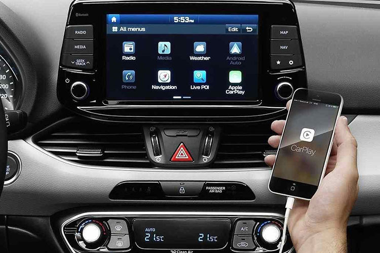 Hiện hãng xe Hyundai vẫn chưa công bố giá bán chính thức của mẫu xe i30 phiên bản 2019. Trong khi đó, phiên bản cũ của Hyundai i30 2019 có giá dao động từ 22.900 - 25.450 Euro.